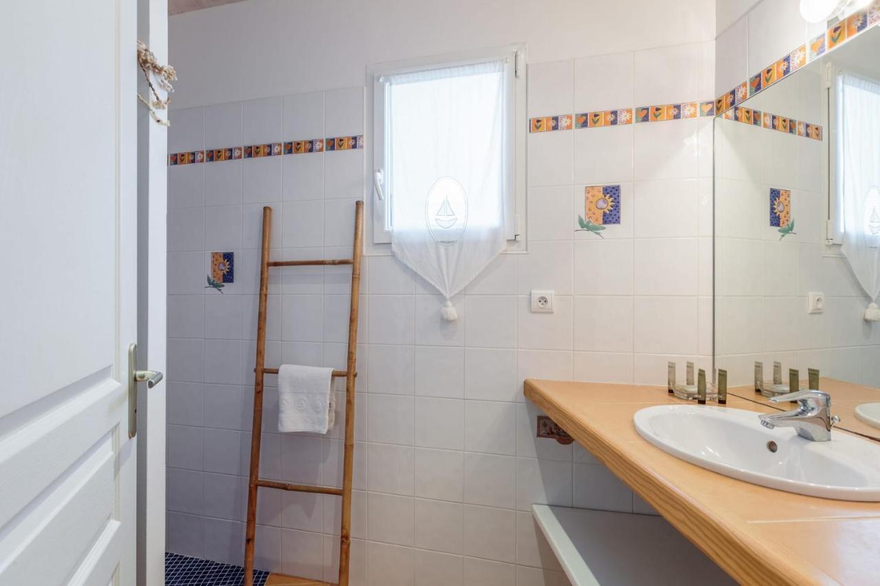 Nice Studio With Veranda Nearby The Beach In La Flotte - Welkeys Ngoại thất bức ảnh